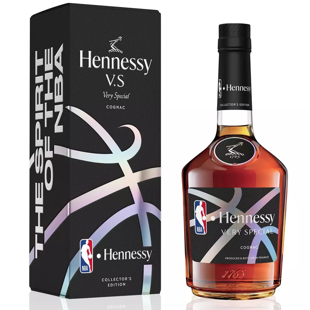 Hennessy V.S. NBA Limited Edition 2022-23 cognac díszdobozban (0,7L / 40%)