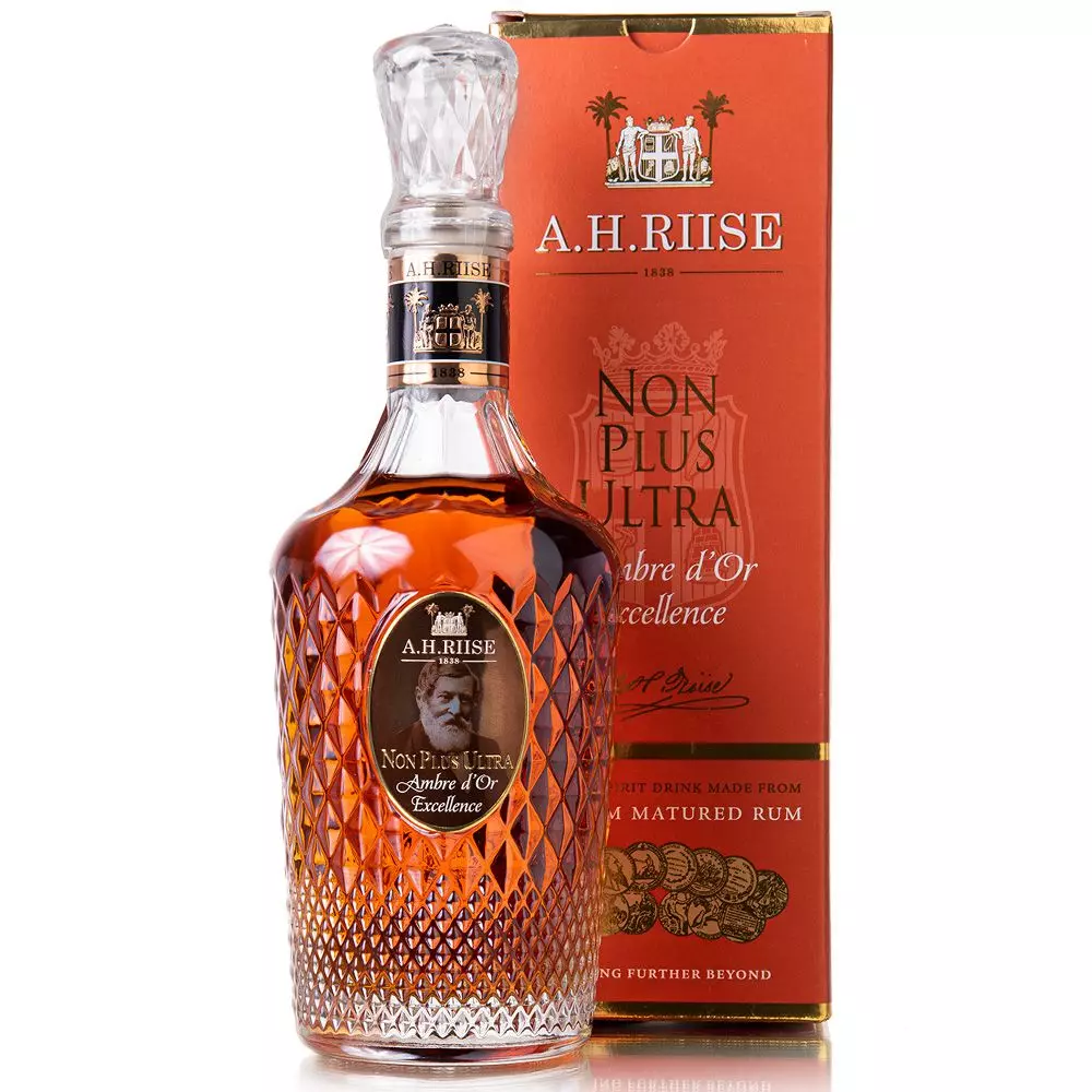 A.H. Riise Non Plus Ultra Ambre dor Excellence rum díszdobozban (0,7L / 42%)